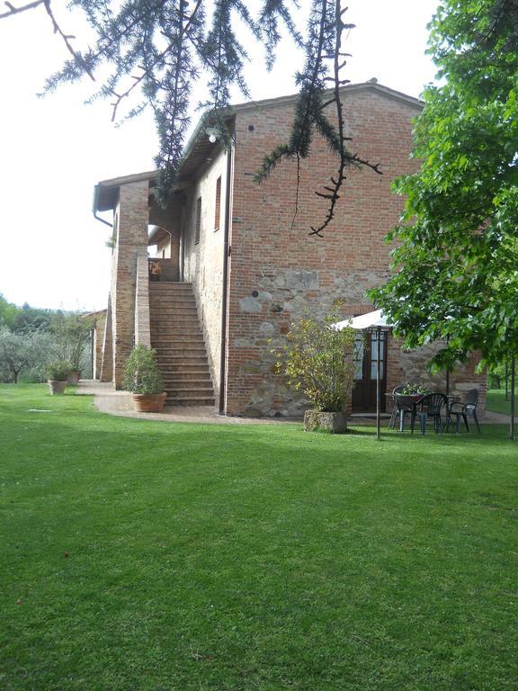 Montepulciano Stazione弗拉特里亚圣贝内代托旅馆别墅 外观 照片
