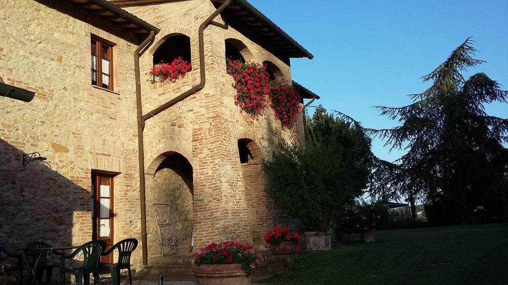 Montepulciano Stazione弗拉特里亚圣贝内代托旅馆别墅 外观 照片
