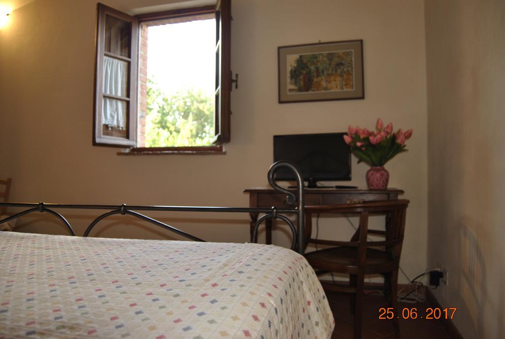 Montepulciano Stazione弗拉特里亚圣贝内代托旅馆别墅 外观 照片