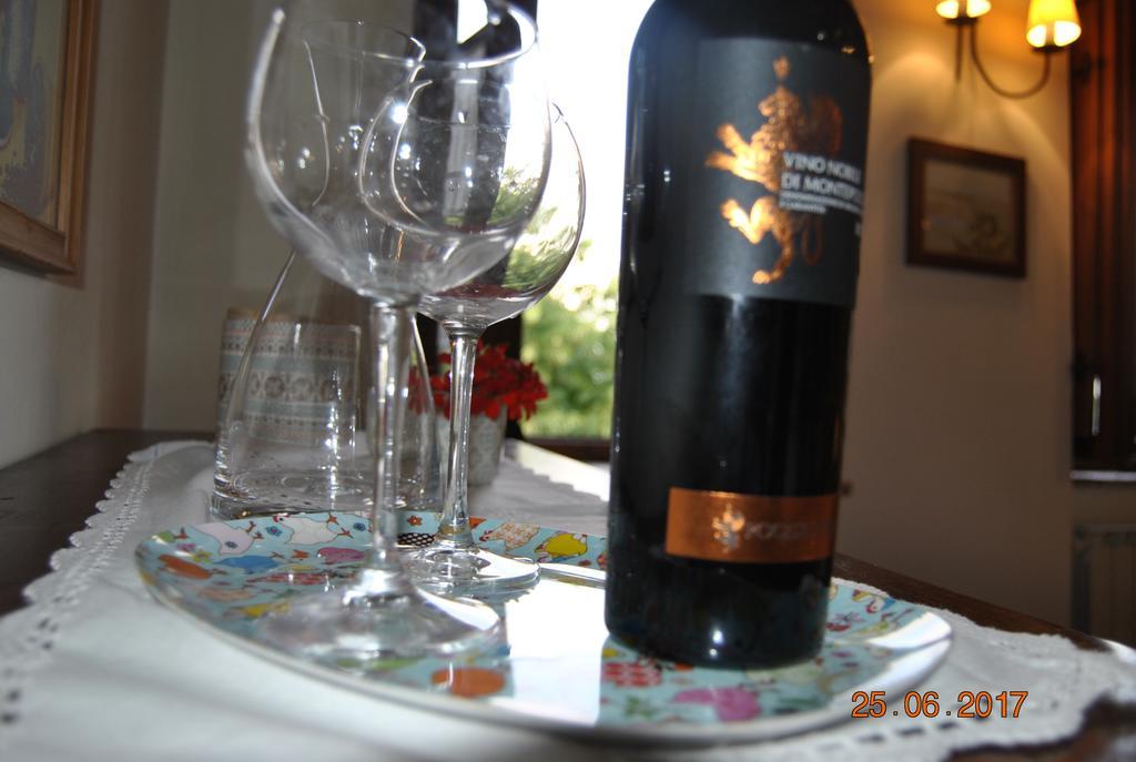 Montepulciano Stazione弗拉特里亚圣贝内代托旅馆别墅 外观 照片