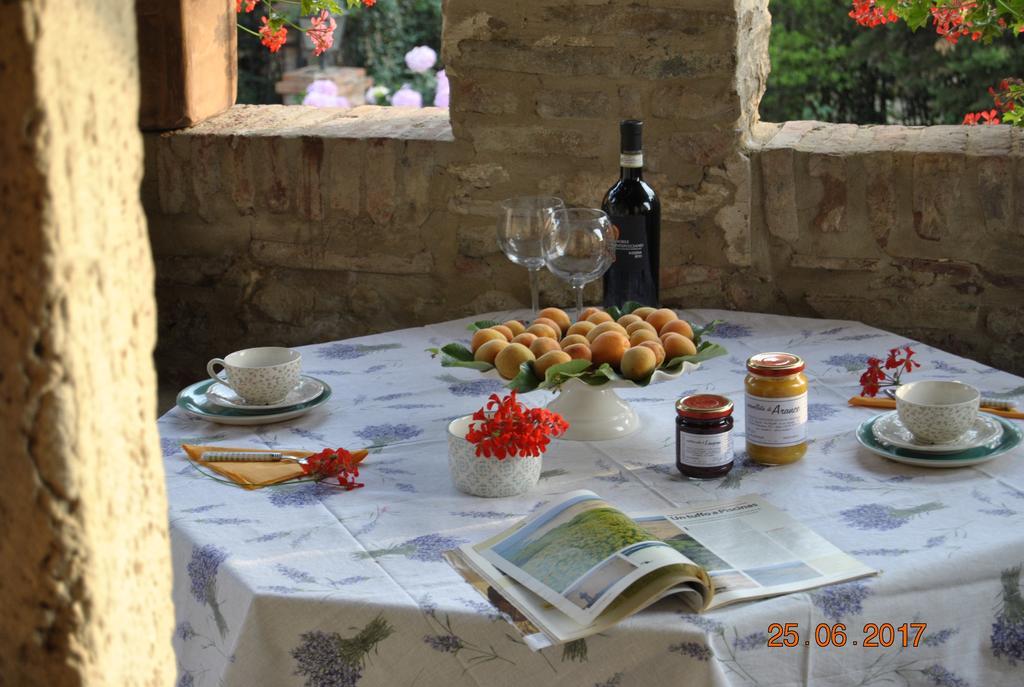 Montepulciano Stazione弗拉特里亚圣贝内代托旅馆别墅 外观 照片