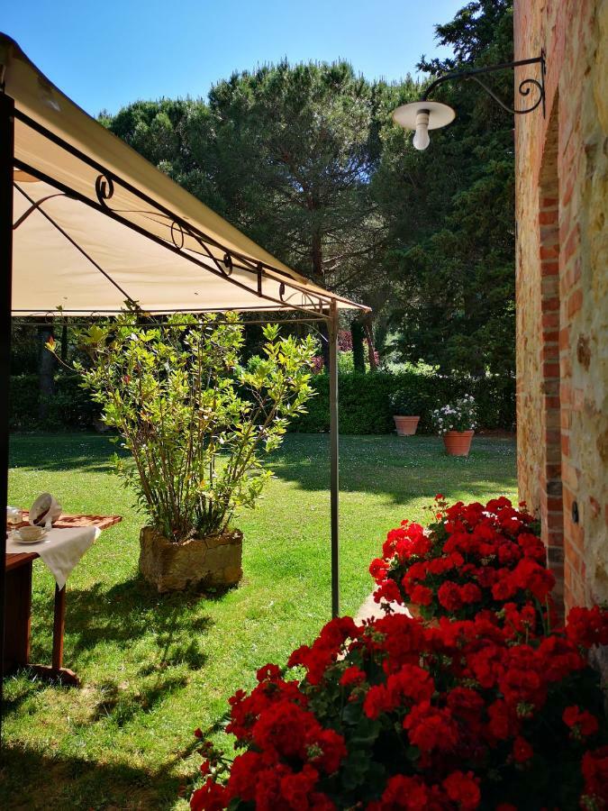 Montepulciano Stazione弗拉特里亚圣贝内代托旅馆别墅 外观 照片